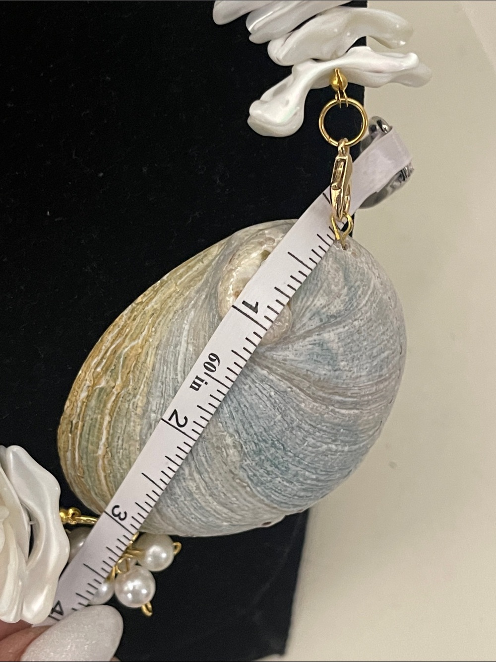 Blue Green Handcrafted White Shell & Pearl Statement Necklace - Picture 8 of 9